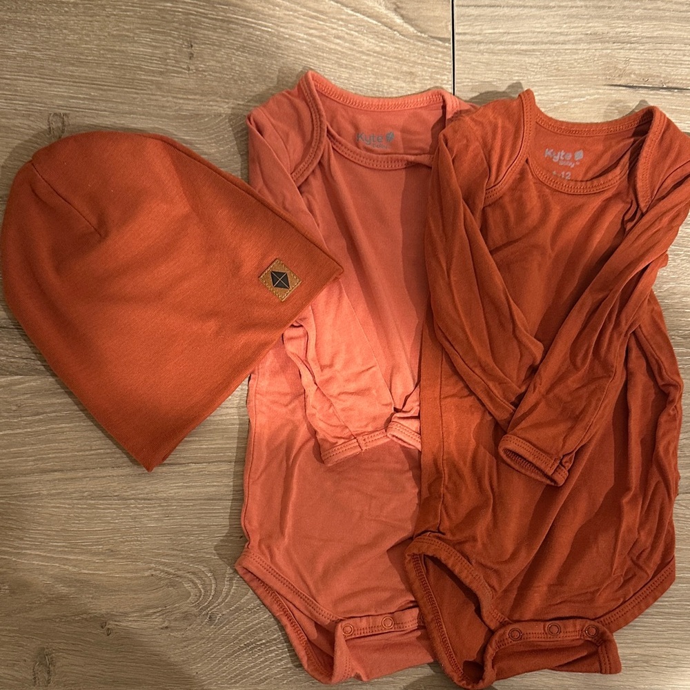 Kyte BABY Fall Bodysuits and Hat Set 6-12